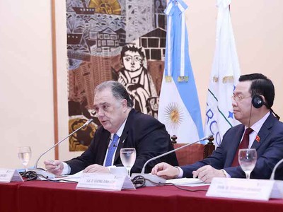 Chủ tịch Quốc hội Vương Đình Huệ dự sự kiện kỷ niệm “50 năm quan hệ Việt Nam-Argentina: Hiện tại và tương lai” - (Ảnh: Doãn Tấn).