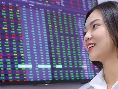 Thị trường chứng khoán trong nước kỳ vọng sẽ hưởng lợi từ hàng loạt chính sách thúc đẩy kinh tế vừa được ban hành.