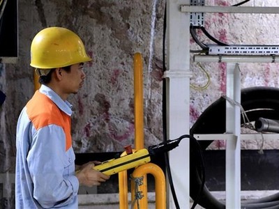 Trong thời gian nghỉ lễ 30/4 và 1/5, toàn bộ công trường Dự án tuyến đường sắt đô thị thí điểm thành phố Hà Nội, đoạn Nhổn-ga Hà Nội vẫn thi công 3 ca liên tục. (Ảnh: Tuấn Anh/TTXVN)