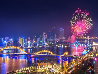 DIFF và những lần tô điểm sông Hàn bằng “vũ điệu ánh sáng”