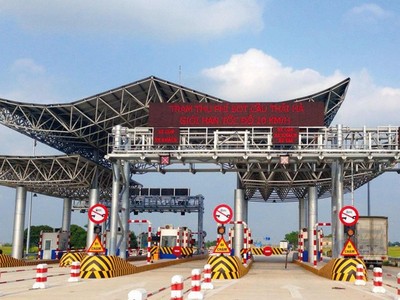 Trạm thu phí BOT cầu Thái Hà.