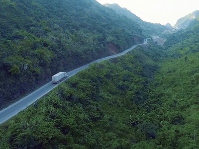 Một đoạn Quốc lộ 4A qua Cao Bằng.