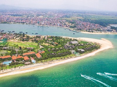 Bán đảo Bảo Ninh thuộc Tp Đồng Hới, có tổng diện tích 1.600 ha, hiện đang là điểm đến đầu tư của nhiều thương hiệu nổi tiếng.