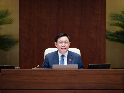 Chủ tịch Quốc hội Vương Đình Huệ điều hành phiên chất vấn (Ảnh Duy Linh)