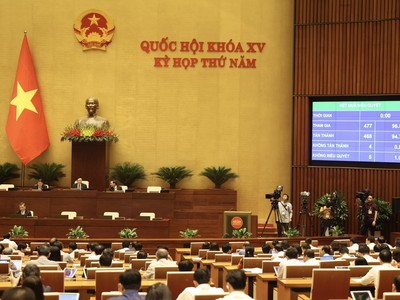 Trong phiên làm việc sáng 22/6, Quốc hội đã thông qua Luật Giao dịch điện tử. Luật này có hiệu lực thi hành từ ngày 1/7/2024.