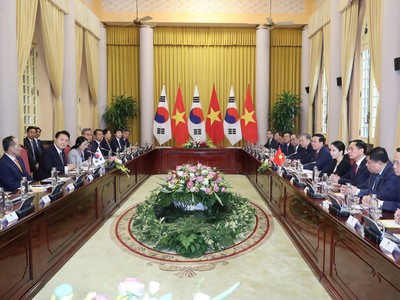 Chủ tịch nước Võ Văn Thưởng hội đàm với Tổng thống Hàn Quốc Yoon Suk Yeol. 