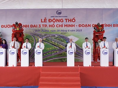 Lãnh đạo tỉnh Bình Dương nhấn nút động thổ dự án đường Vành đai 3, TP.HCM đoạn đi qua tỉnh Bình Dương.