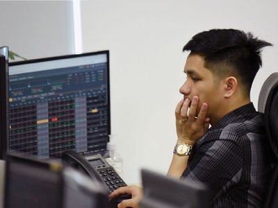 Do tâm lý bán sớm trong khi thị trường “khoẻ”, nên nếu như tâm lý yếu thì nhà đầu tư rất dễ quay lại mua đúng đỉnh.