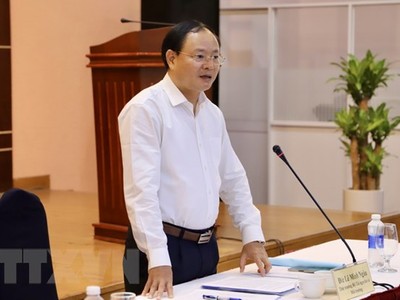 Thứ trưởng Bộ Tài nguyên và Môi trường Lê Minh Ngân phát biểu tại hội thảo. (Ảnh: Hồng Giang/TTXVN)