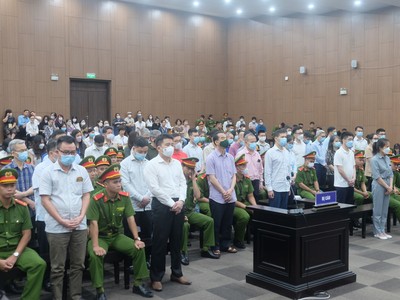 Các bị cáo tại tòa.