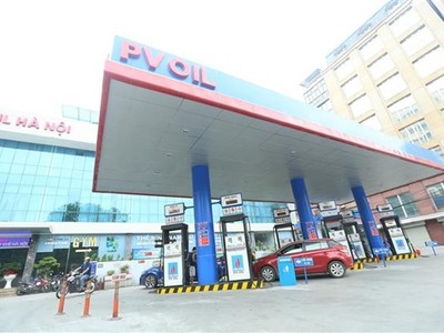 Cửa hàng xăng dầu của PVOIL tại phố Thái Thịnh, quận Đống Đa, Hà Nội. (Ảnh: Huy Hùng/TTXVN).