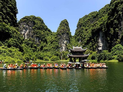 6 tháng đầu năm 2023, Ninh Bình đón hơn 4,53 triệu lượt khách du lịch gấp 2,5 lần so với cùng kỳ năm trước.