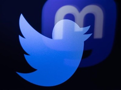 Ông Musk cho biết Twitter sẽ sớm thay đổi logo và dần tạm biệt biểu tượng hình chim xanh. (Ảnh: AFP/TTXVN)