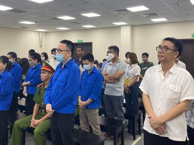 Các bị cáo tại tòa.