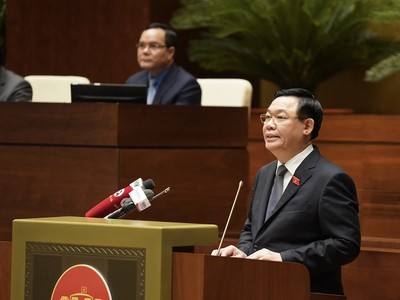 Chủ tịch Quốc hội Vương Đình Huệ phát biểu gợi mở.