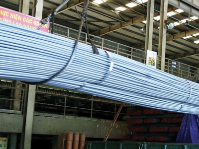 Bên cạnh thị trường xuất khẩu, nhu cầu thép trong nước được dự báo sẽ dần cải thiện.