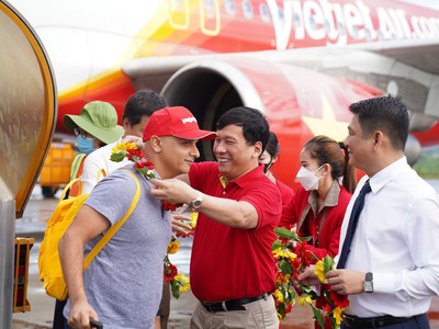6 tháng đầu năm, Vietjet (VJC) tiên phong mở rộng bầu trời, hút khách quốc tế tới Việt Nam