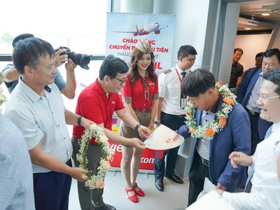 Nhà ga mới Phú Bài (Huế) đón đoàn khách Hàn Quốc đầu tiên