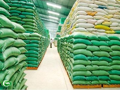 VCCI đề nghị Bộ Công thương tiếp tục giảm các điều kiện đầu tư kinh doanh xuất khẩu gạo, tiến tới tự do hoá thị trường.