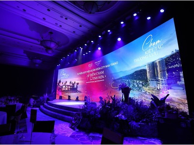 Hình ảnh không gian sự kiện “Một điểm chạm, Vạn tinh hoa”.