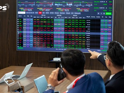 Sóng chứng khoán: Sóng tăng nhà đầu tư nên làm gì?