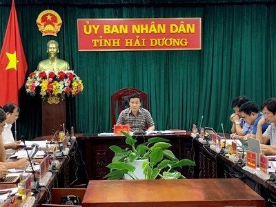 Ông Triệu Thế Hùng, Chủ tịch UBND tỉnh Hải Dương chủ trì phiên họp thường kỳ UBND tỉnh tháng 8 (lần 3).