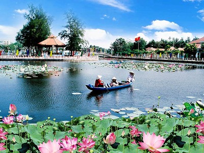 Khu du lịch Hồ Sen - TP. Vị Thanh, Hậu Giang.