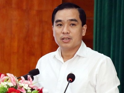 Ủy ban kiểm tra Tỉnh ủy Kiên Giang đã quyết định kỷ luật khiển trách đối với ông Huỳnh Quang Hưng - chủ tịch UBND TP Phú Quốc.(Nguồn: Vietnamnet)