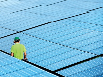 Các doanh nghiệp điện năng lượng tái tạo thường sử dụng đòn bẩy tài chính lớn.