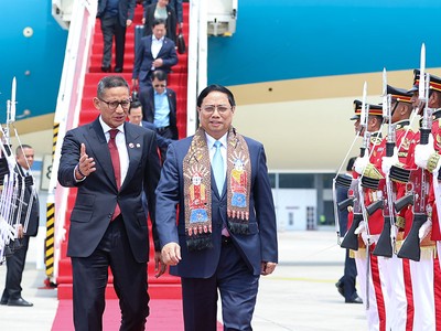 Thủ tướng Phạm Minh Chính tới Indonesia, bắt đầu chuyến công tác dự Hội nghị cấp cao ASEAN lần thứ 43. (Ảnh: Nhật Bắc).