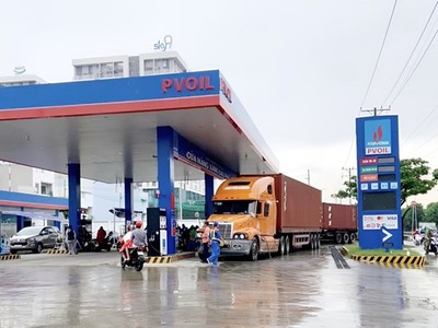 Một điểm bán xăng của PVOil. (Ảnh: Đức Duy/Vietnam+)