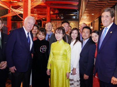 Đặc phái viên Tổng thống Mỹ John Kerry hoan nghênh và chúc mừng cho hợp tác giữa Vietjet và Boeing.