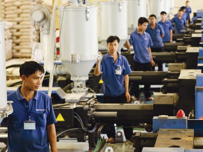 Đầu ra ra lớn nhất của ngành nhựa là ngành hàng tiêu dùng và xây dựng đang có dấu hiệu phục hồi.