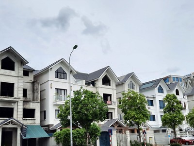 Thị trường bất động sản cần thêm thời gian để hồi phục.