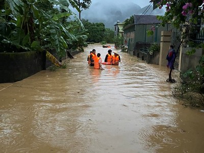 Mưa lũ gây ngập sâu ở huyện Quỳ Châu, tỉnh Nghệ An.