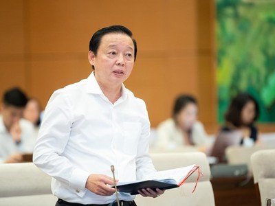 Phó thủ tướng Trần Hồng Hà phát biểu tại phiên thảo luận.