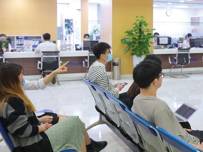 Tâm lý thị trường đang trở nên thận trọng trước áp lực tỷ giá và biến động địa chính trị trên thế giới.