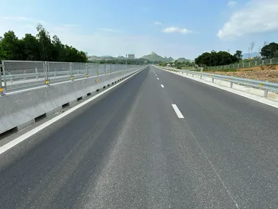 Tập đoàn Sơn Hải trình báo khẩn việc có hoá chất phá hoại đường cao tốc trọng điểm