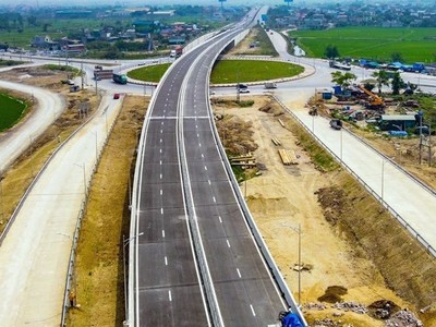 Bình Định đề xuất đầu tư hoàn chỉnh 5 tuyến đường nối cao tốc với Quốc lộ 1