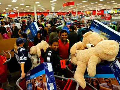 Dịp Black Friday, người tiêu dùng Mỹ chi đậm gần 10 tỷ USD săn sale