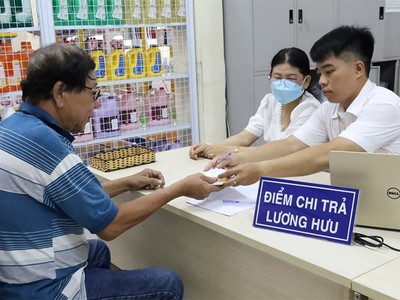 Đôn đốc chi trả lương hưu và trợ cấp trước Tết Giáp Thìn 