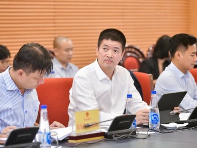 Ông Phan Đức Trung đại diện VBA trong một phiên góp ý với Ủy ban Khoa học, Công nghệ và Môi trường của Quốc hội về các quy định về Tài sản số trong dự luật Công nghiệp công nghệ số.