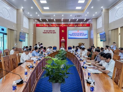 Lãnh đạo tỉnh Kiên Giang và Lãnh đạo Tập đoàn FPT tại sự kiện.