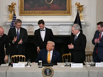 Ông Trump: "Cuộc chiến chống lại tiền điện tử đã kết thúc"