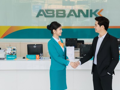 Việc triển khai các giải pháp tài chính chuyên biệt theo từng ngành nghề là bước đi thể hiện cam kết của ABBANK trong việc cá thể hóa dịch vụ tài chính, lấy khách hàng làm trọng tâm.