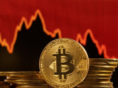 Giá Bitcoin tụt dốc không phanh: Điều gì đang xảy ra trên thị trường?
