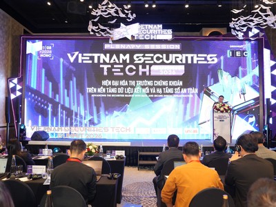Ông Lê Văn Phương, Phó trưởng ban Ban Công nghệ và Chuyển đổi số (Ủy ban Chứng khoán Nhà nước) phát biểu tại sự kiện