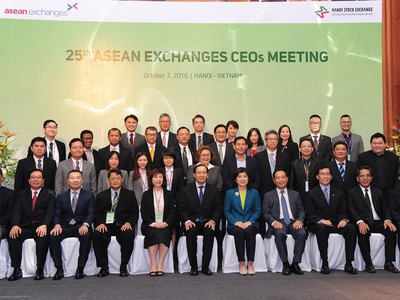 Lãnh đạo nhiều Sở GDCK quốc tế hội tụ tại Hà Nội năm 2016 bàn thảo về cơ hội hợp tác và cùng phát triển