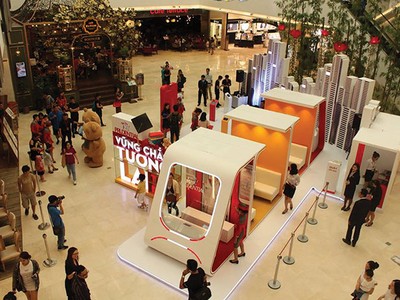 Pop-up Store là những “cửa hàng di động” giúp khách hàng tìm hiểu về bảo hiểm nhân thọ, kiểm tra tình trạng hợp đồng…