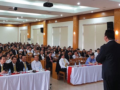 Ông Nguyễn Đức Thắng đã đi khắp 63 tỉnh, thành phố để nói chuyện, chia sẻ, động viên, truyền động lực cho các tư vấn viên bảo hiểm cũng như những người đã và đang quan tâm đến bảo hiểm nhân thọ